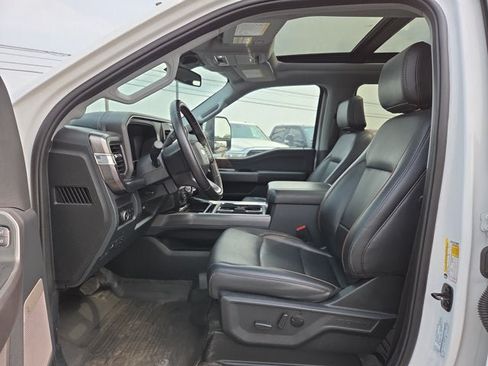 Used 2025 Ford F250 Lariat w/ Black Appearance Package AWD/4WD image 10