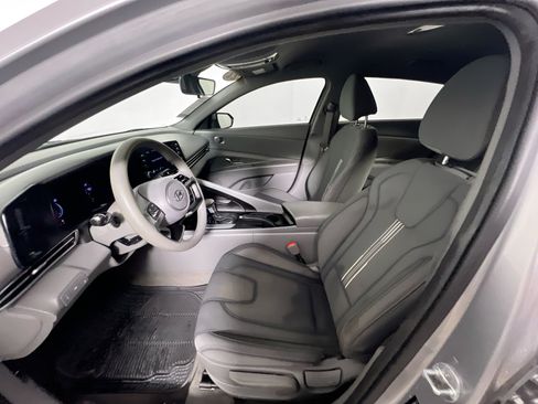 Used 2022 Hyundai Elantra SEL w/ Preferred Accessory Package FWD image 14