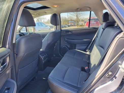 Used 2017 Subaru Outback 2.5i Limited image 11