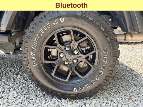 Used 2024 Jeep Gladiator Overland AWD/4WD image 9