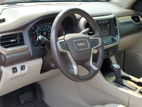 Used 2018 GMC Acadia Denali w/ Technology Package FWD image 13