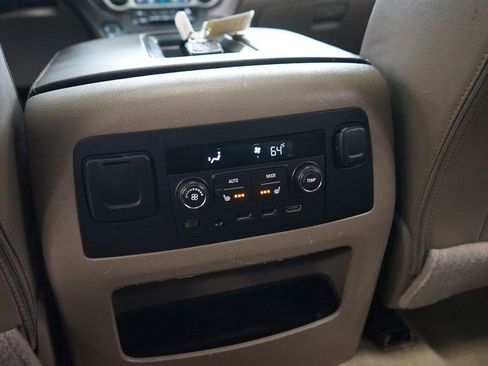 Used 2017 Chevrolet Suburban Premier AWD/4WD image 17
