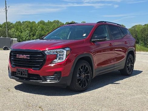 Used 2024 GMC Terrain SLE w/ Driver Convenience Package FWD image 1