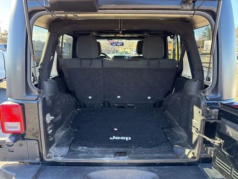 Used 2012 Jeep Wrangler Unlimited Sport image 12