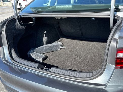 Certified 2023 Volkswagen Jetta SE image 12