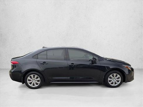Used 2020 Toyota Corolla LE image 4