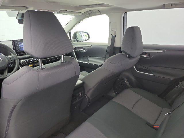 Used 2019 Toyota RAV4 XLE FWD image 15