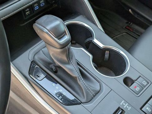 Used 2022 Toyota Highlander XLE image 21