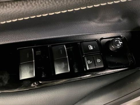 Used 2025 Toyota Corolla SE FWD image 39