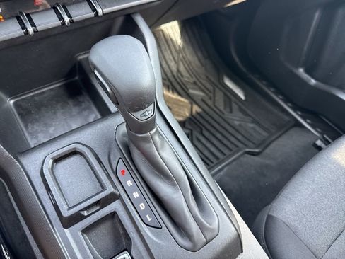 Used 2024 Chevrolet Colorado W/T image 15