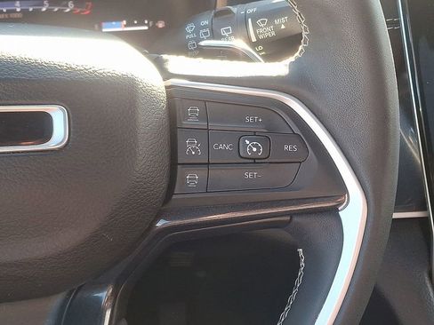 Used 2023 Jeep Grand Cherokee Altitude image 22