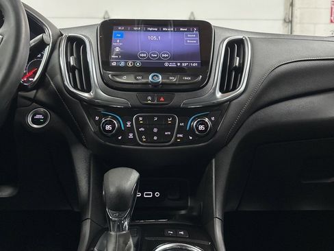Used 2024 Chevrolet Equinox Premier image 24