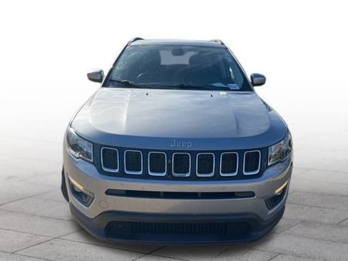 Used 2020 Jeep Compass Latitude image 2