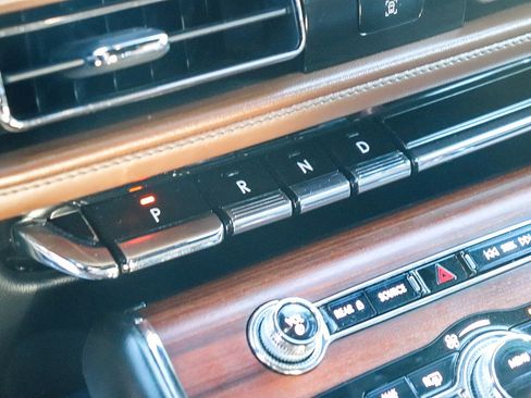 Used 2022 Lincoln Aviator Reserve w/ Elements Package Plus image 21