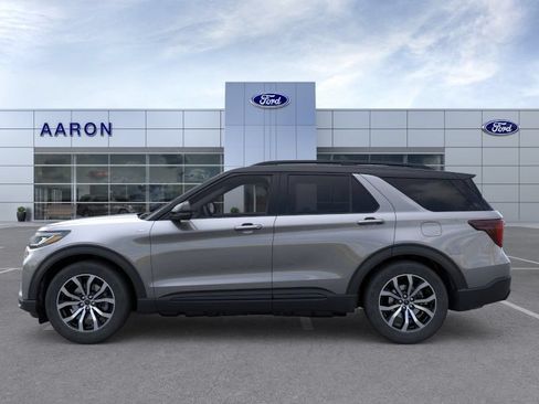 New 2025 Ford Explorer ST-Line w/ Premium Package RWD image 32