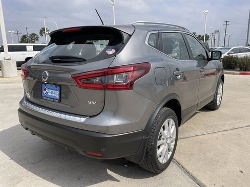 Certified 2022 Nissan Rogue Sport SV image 3
