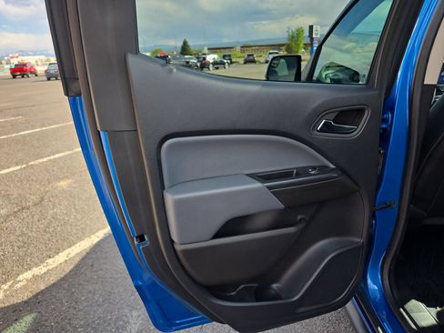 Used 2022 Chevrolet Colorado Z71 AWD/4WD image 28