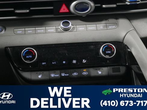 Used 2023 Hyundai Elantra SEL w/ Convenience Package image 23