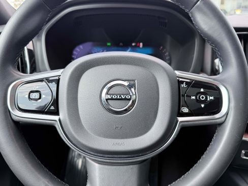 Used 2023 Volvo XC60 B5 Plus AWD/4WD image 19