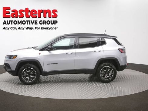 Used 2025 Jeep Compass Trailhawk w/ Trailer Tow Group AWD/4WD image 58