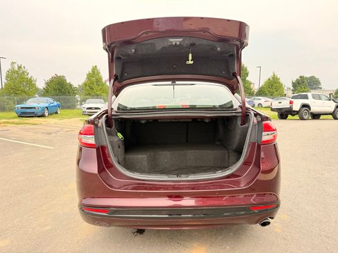 Used 2018 Ford Fusion Titanium FWD image 38