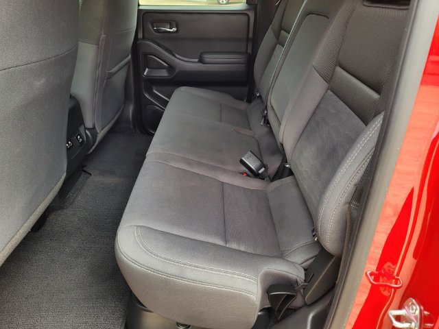 Used 2024 Nissan Frontier SV w/ Technology Package RWD image 18