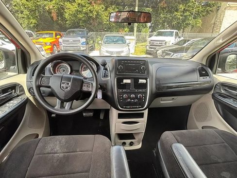 Used 2013 Dodge Grand Caravan SXT FWD image 16