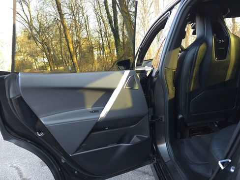 Used 2023 BMW iX M60 image 27