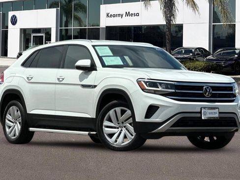 Used 2023 Volkswagen Atlas Cross Sport SE AWD/4WD image 2