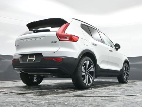 New 2026 Volvo XC40 B5 Ultra w/ Protection Package Premier image 37