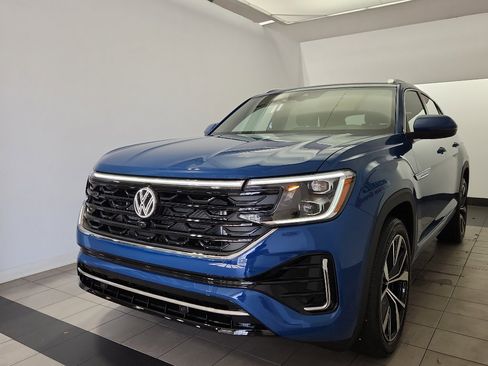 New 2026 Volkswagen Atlas Cross Sport SEL Premium R-Line image 2