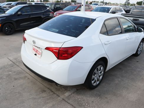 Used 2018 Toyota Corolla SE image 10