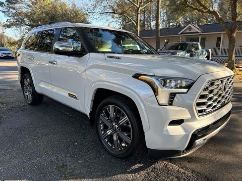 Used 2025 Toyota Sequoia Capstone image 7