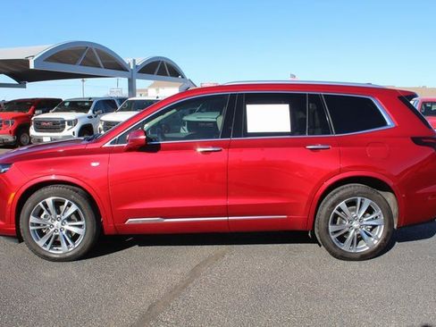 Used 2023 Cadillac XT6 Premium Luxury w/ Technology Package image 9