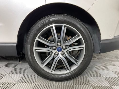 Certified 2019 Ford Edge Titanium w/ Equipment Group 301A FWD image 10