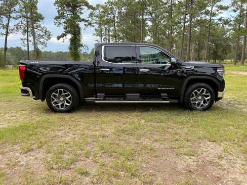 Used 2022 GMC Sierra 1500 SLT w/ SLT Premium Plus Package AWD/4WD image 6