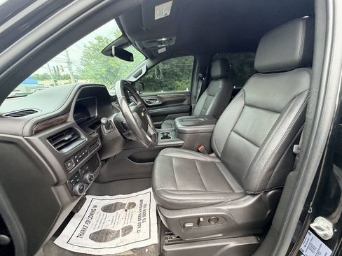 Used 2022 Chevrolet Suburban LT AWD/4WD image 40