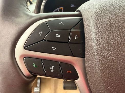 Used 2018 Jeep Grand Cherokee Overland AWD/4WD image 13