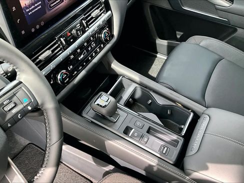 New 2026 Nissan Pathfinder SL FWD image 7