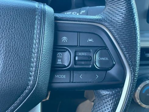 Used 2024 Toyota Tacoma TRD Off-Road image 15