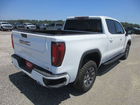 New 2026 GMC Sierra 1500 AT4 w/ AT4 Premium Package AWD/4WD image 4