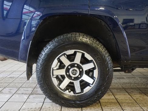 Certified 2019 Toyota 4Runner TRD Off-Road image 32