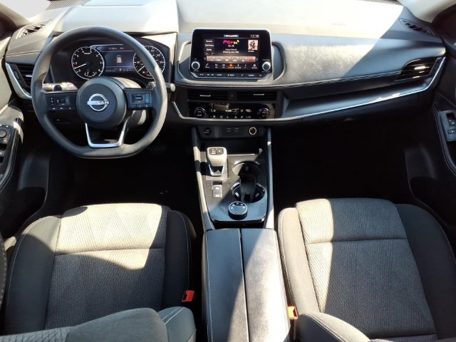 Used 2024 Nissan Rogue SV AWD/4WD image 18