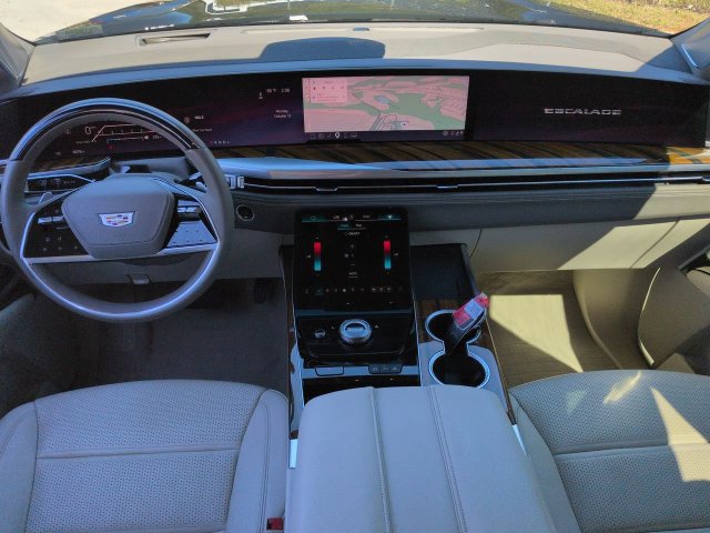 Used 2026 Cadillac Escalade ESV Platinum Sport w/ LPO, ONYX Package AWD/4WD image 18