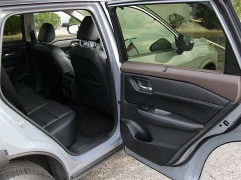 Certified 2023 Nissan Rogue SV w/ SV Premium B Package AWD/4WD image 31