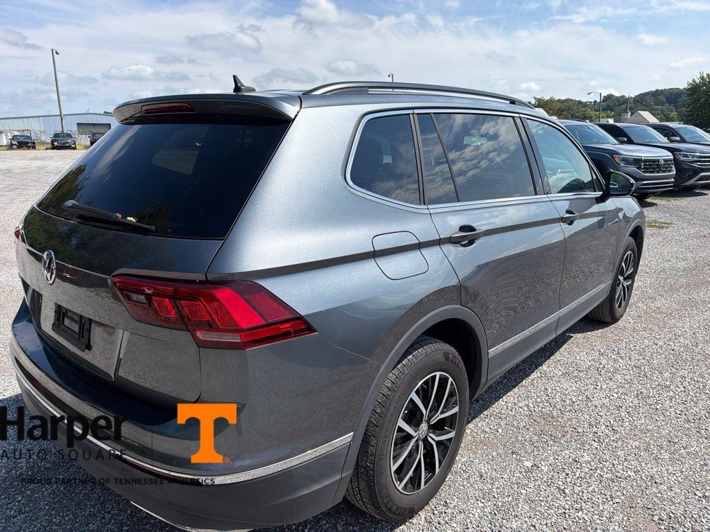 Used 2021 Volkswagen Tiguan SE FWD image 5
