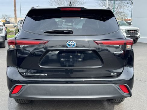 Used 2024 Toyota Highlander XLE image 16