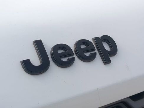 New 2026 Jeep Grand Cherokee Limited w/ Limited Altitude Package AWD/4WD image 13