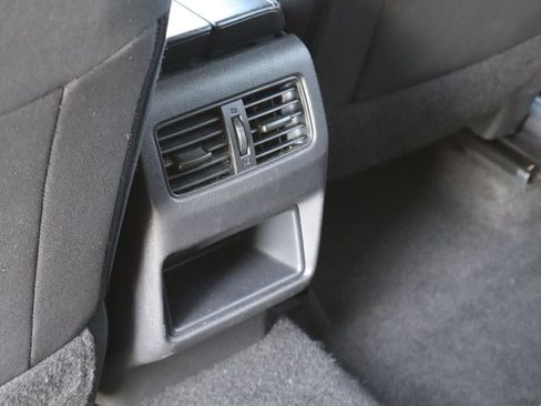 Used 2024 Nissan Rogue S FWD image 18