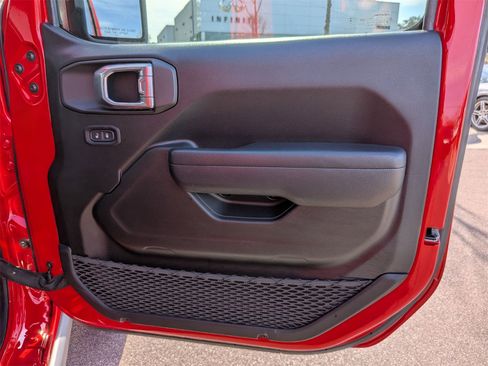 Used 2024 Jeep Gladiator Rubicon w/ Safety Group image 31